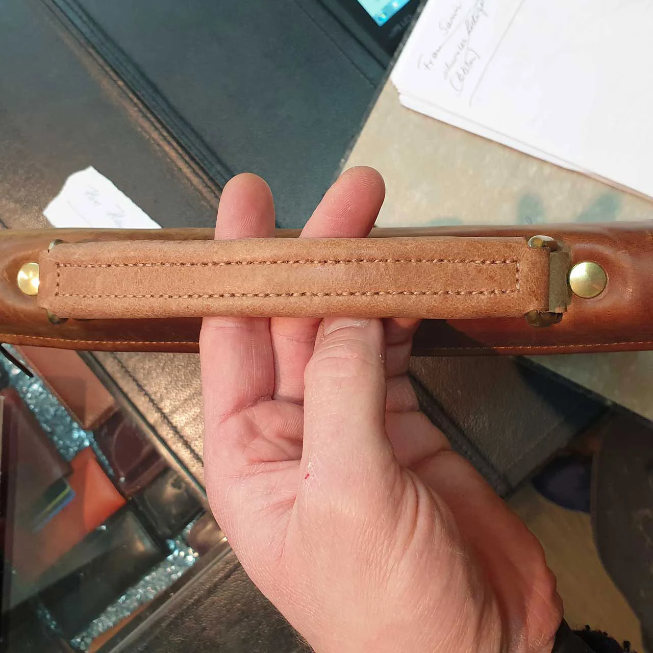 Lederwaren by Sven Ebeling - Die Adresse für erstklassige Accessoires, Taschen, Koffer und mehr in Magdeburg - Der Lederdoktor – Aus Alt mach' Neu!